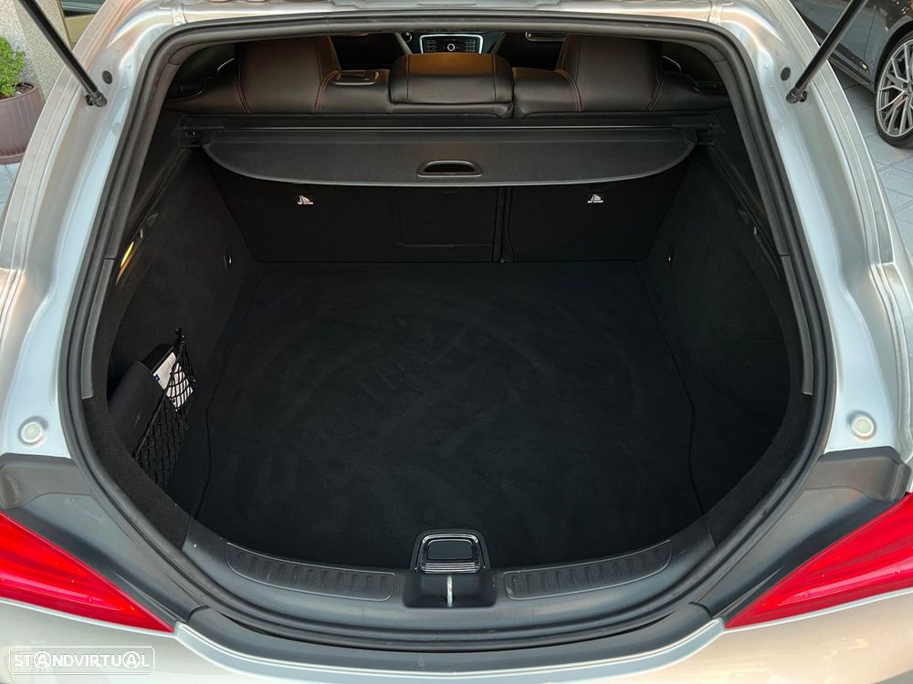 Mercedes-Benz CLA 200 d Shooting Brake AMG Line - 22