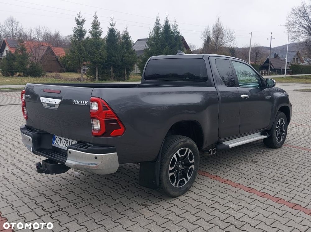 Toyota Hilux - 2