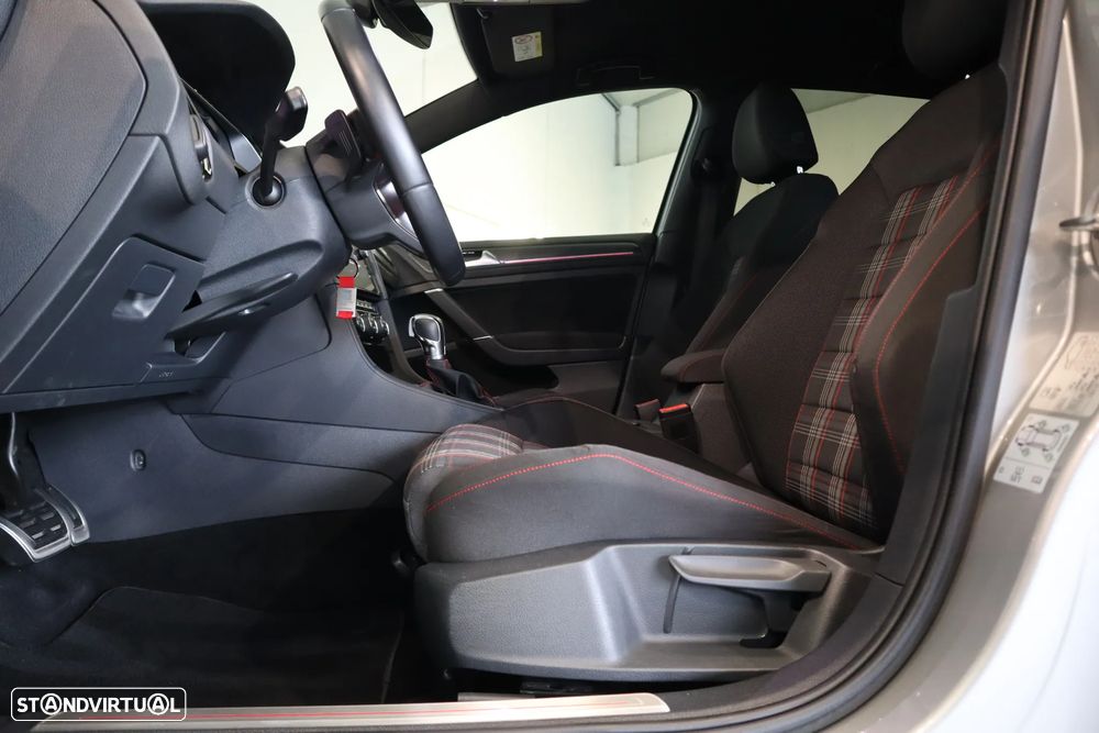 VW Golf GTI (BlueMotion ) DSG Performance - 16