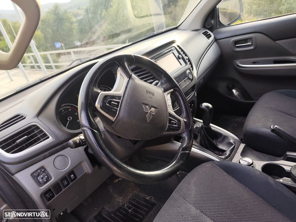 Mitsubishi L200 - 6