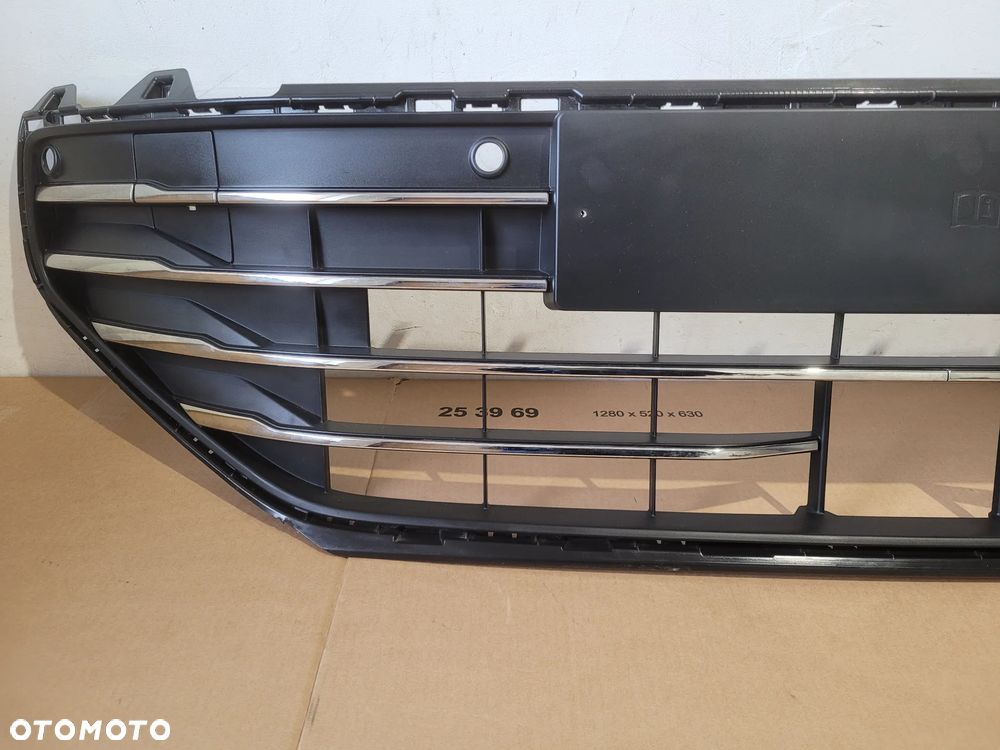 KRATKA ZDERZAKA ŚRODKOWA VW PASSAT B9 3J0853677K 3J0853677L - 10