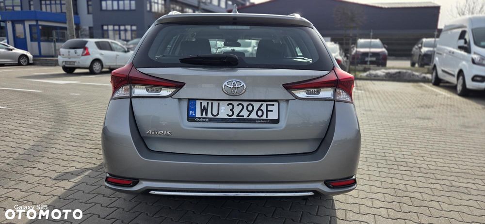 Toyota Auris 1.4 D-4D Premium - 4