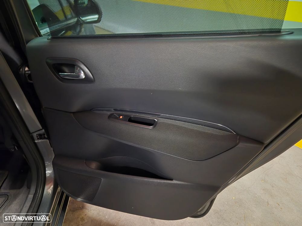 Peugeot 5008 1.6 E-HDi Allure 2-Tronic - 38