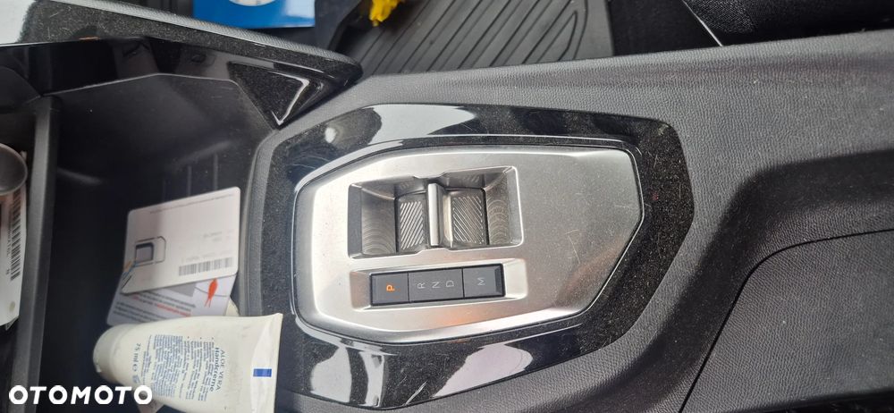 Peugeot 208 1.2 PureTech Active S&S EAT8 - 16