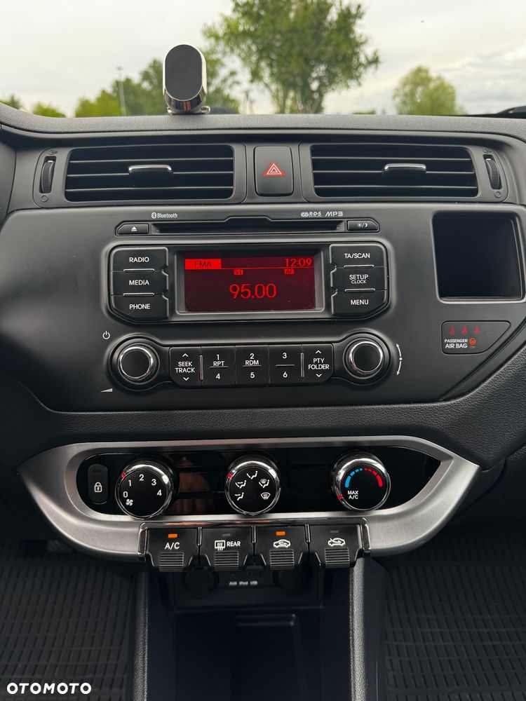 Kia Rio 1.2 Edition 7 - 14
