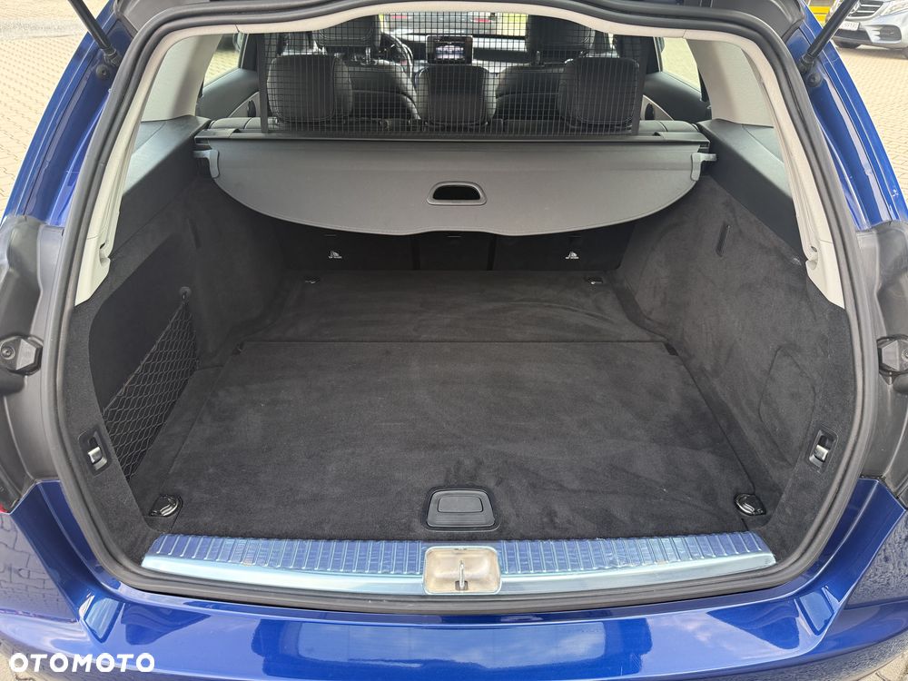 Mercedes-Benz Klasa C 180 (BlueEFFICIENCY) 7G-TRONIC Avantgarde - 33