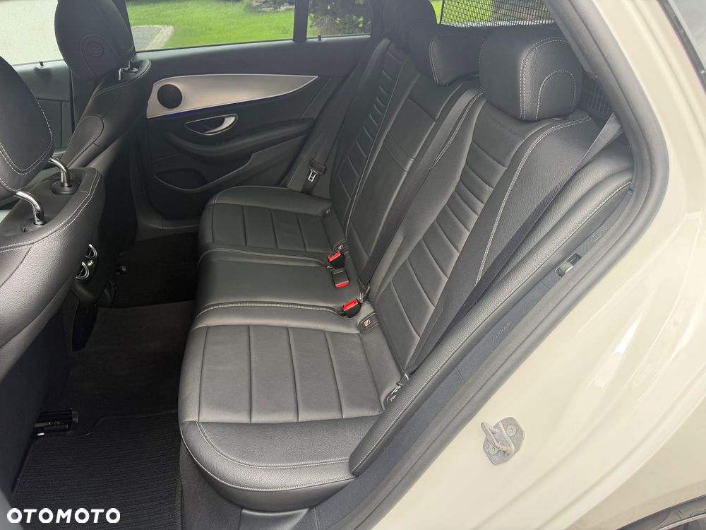 Mercedes-Benz Klasa E 220 d 9G-TRONIC - 33