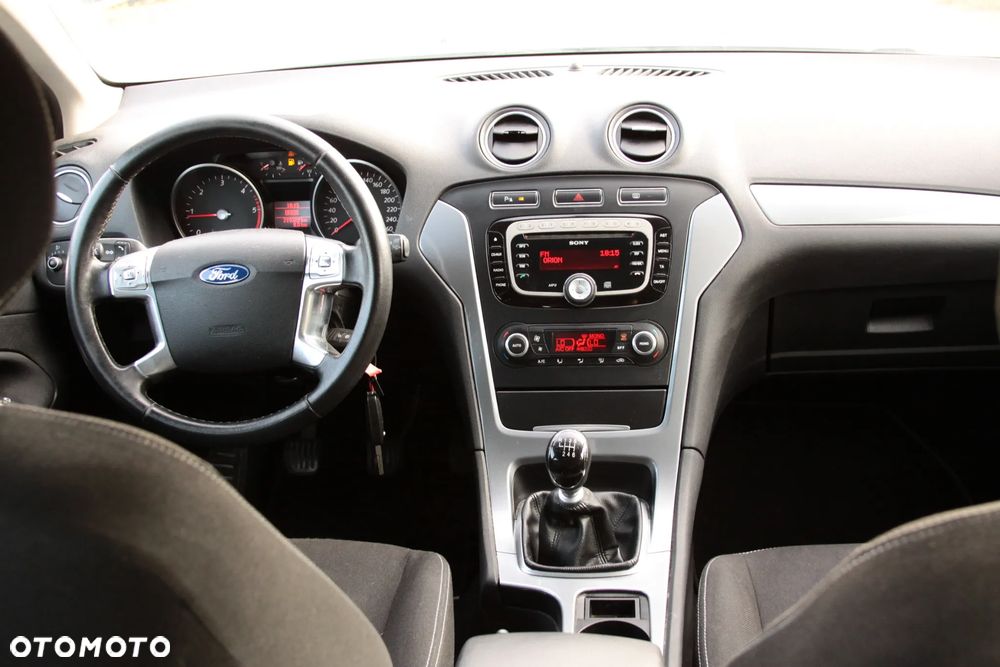Ford Mondeo 2.0 TDCi Business Edition - 13