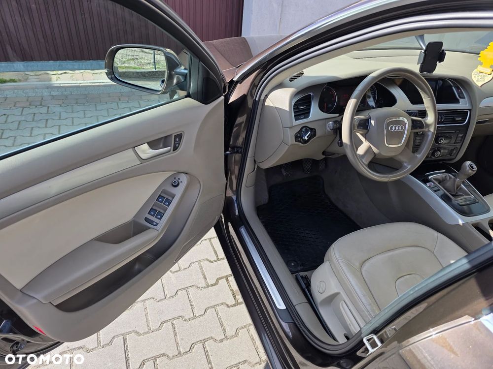 Audi A4 Avant 2.0 TDI - 25