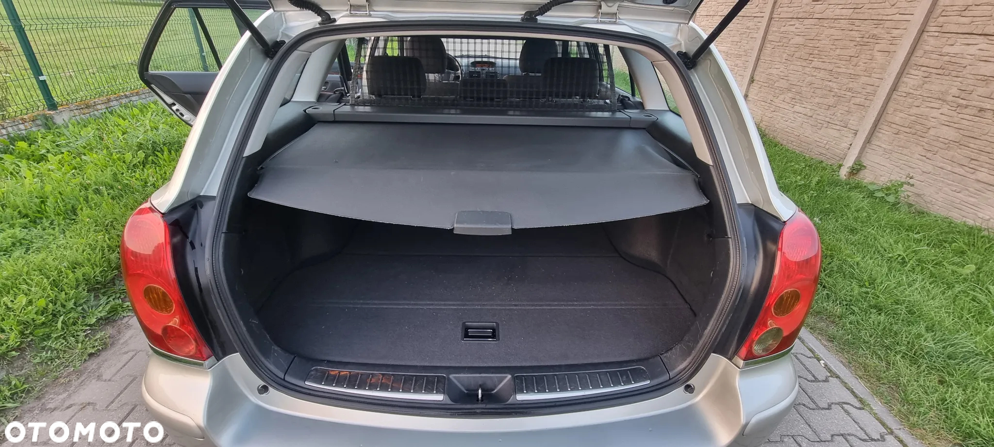 Toyota Avensis - 21