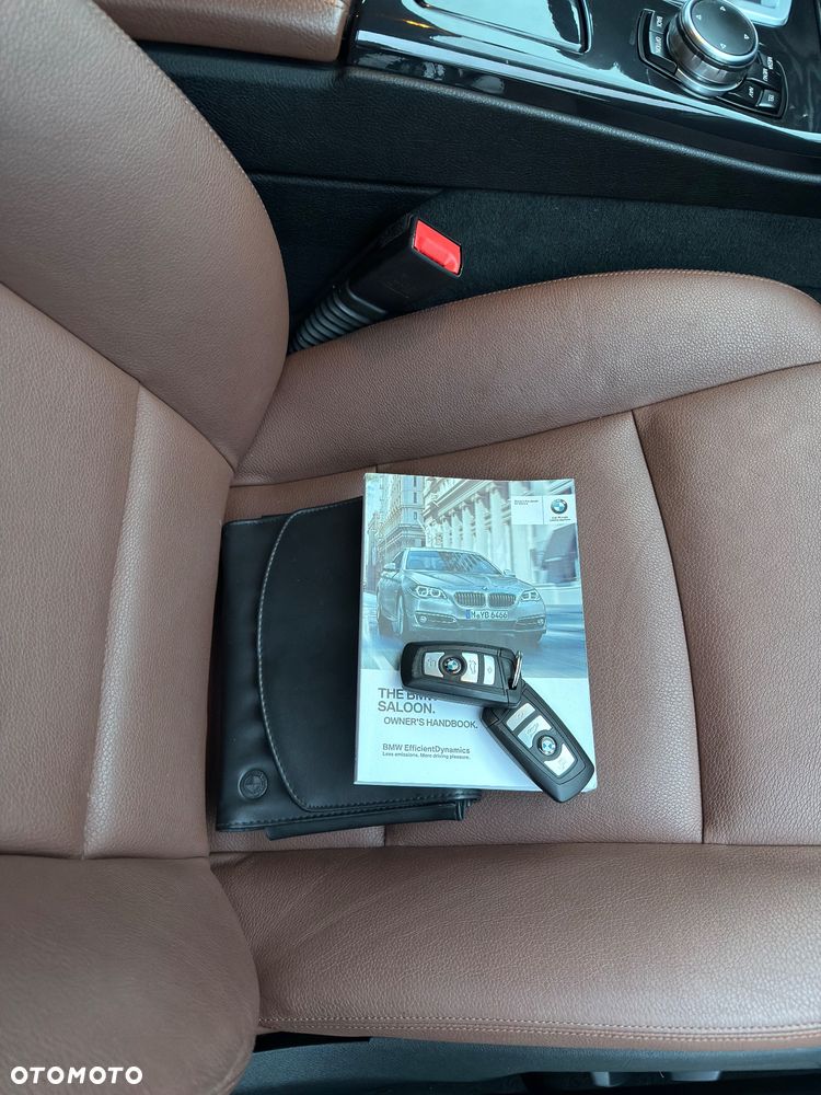 BMW Seria 5 535i Sport-Aut - 25