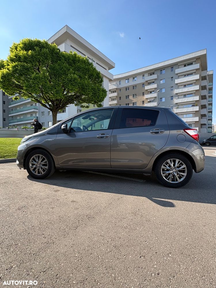 Toyota Yaris 1.5 VVT-i HSD Active - 8