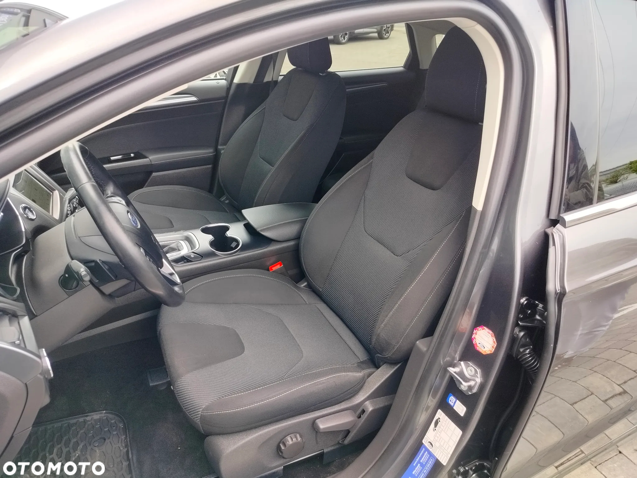 Ford Mondeo 2.0 TDCi Titanium PowerShift - 9