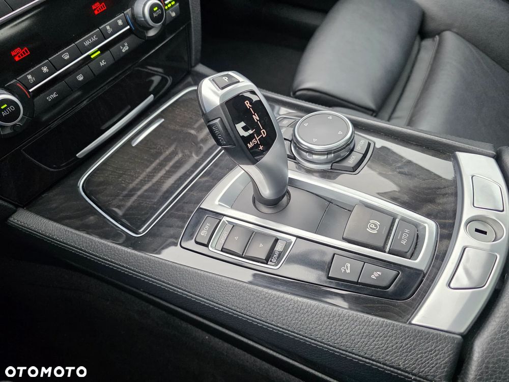 BMW Seria 7 740d xDrive - 16