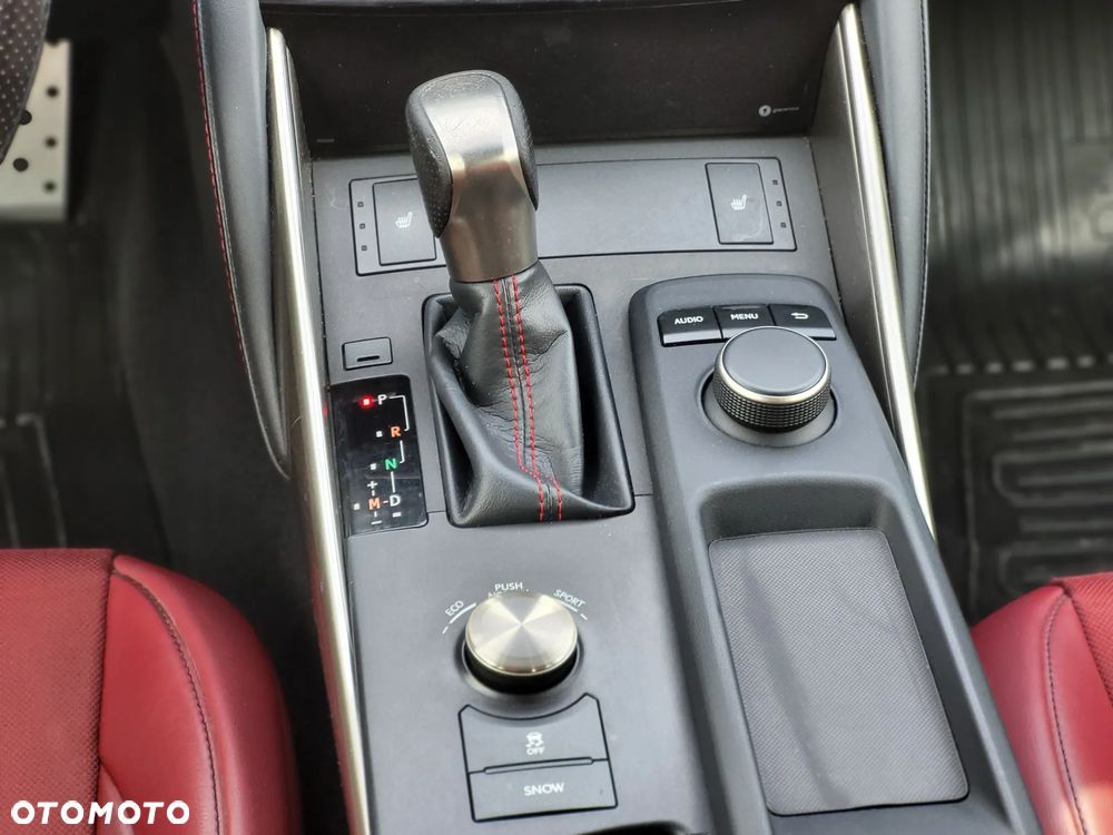Lexus IS 200t / 300 F Sport - 15