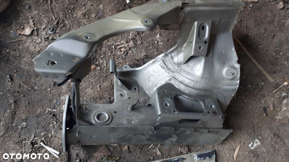 Skoda Octavia II fartuch prawy podłużnica mocowanie błotnika - 2