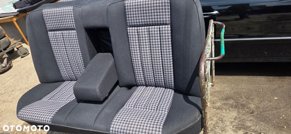 Fotele + kanapa tył + podłokietnik Mercedes W124 92 rok kpl Sedan - 13