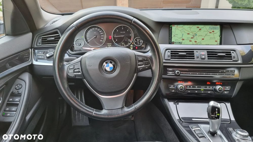 BMW Seria 5 525d - 12