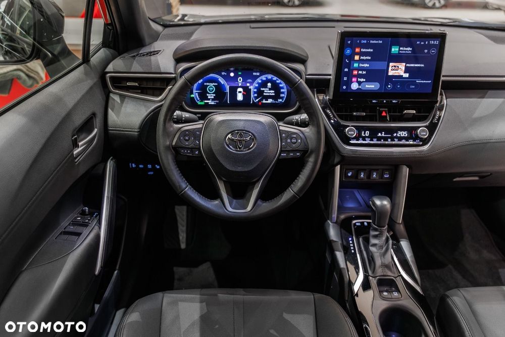 Toyota Corolla Cross - 30