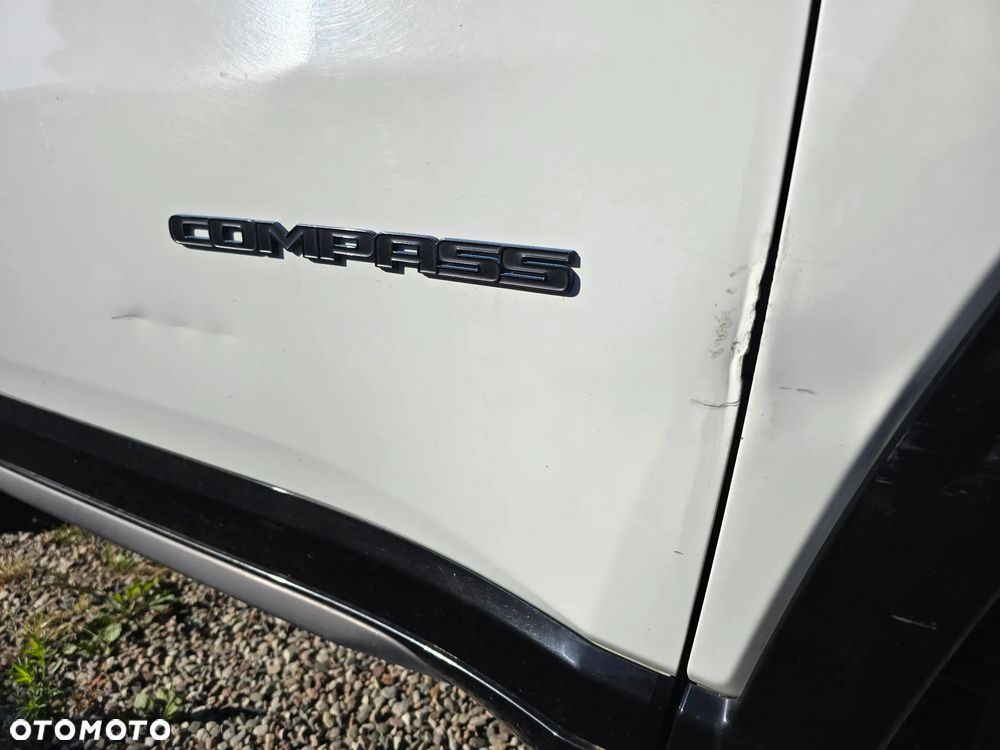 Jeep Compass - 8