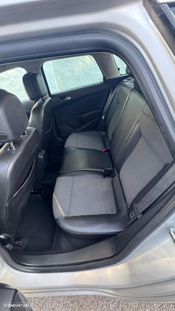 Opel Astra Sports Tourer - 10