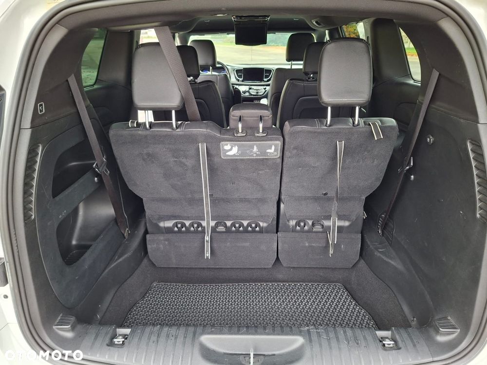 Chrysler Pacifica - 20