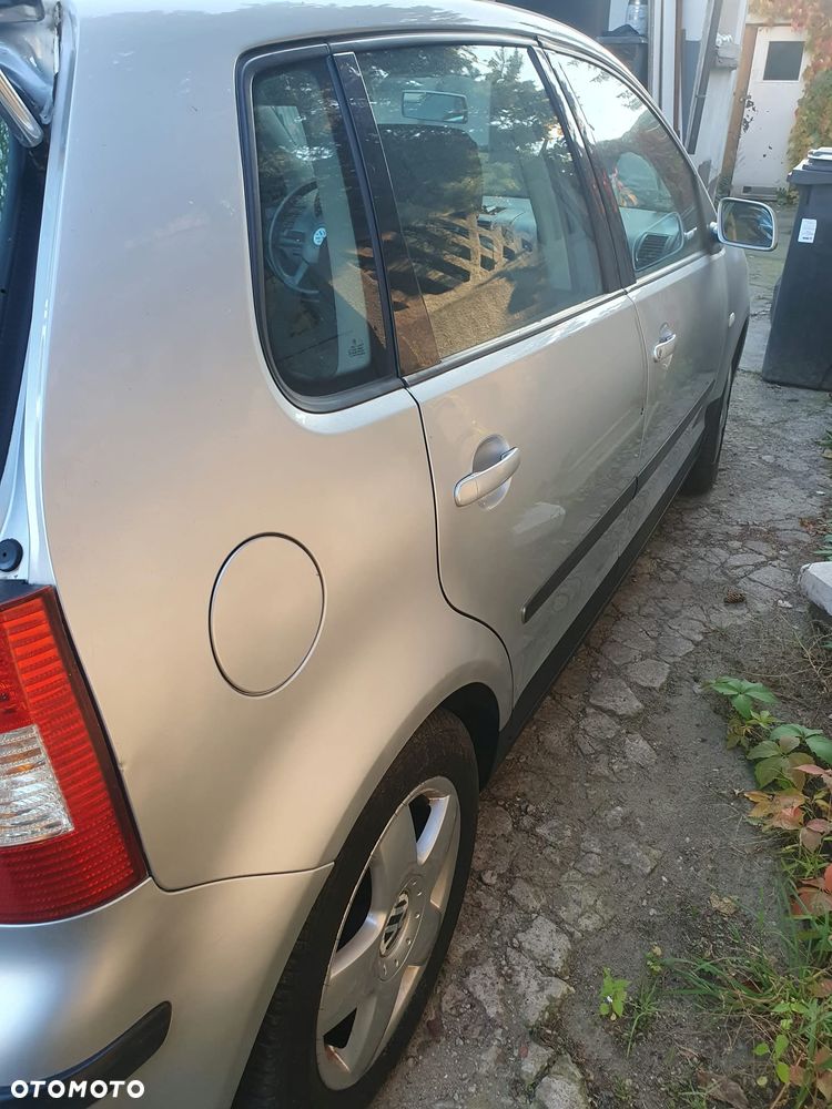 Volkswagen Polo 1.4 16V Comfortline - 16