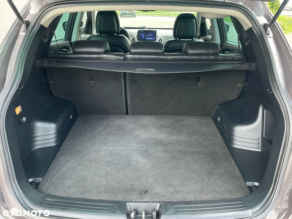 Hyundai ix35 2.0 CRDi 4WD Fifa World Cup Gold Edition - 19