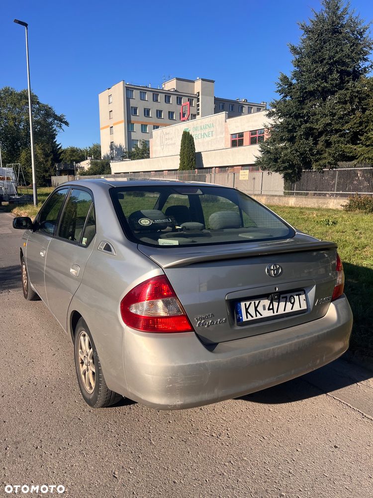 Toyota Prius - 3