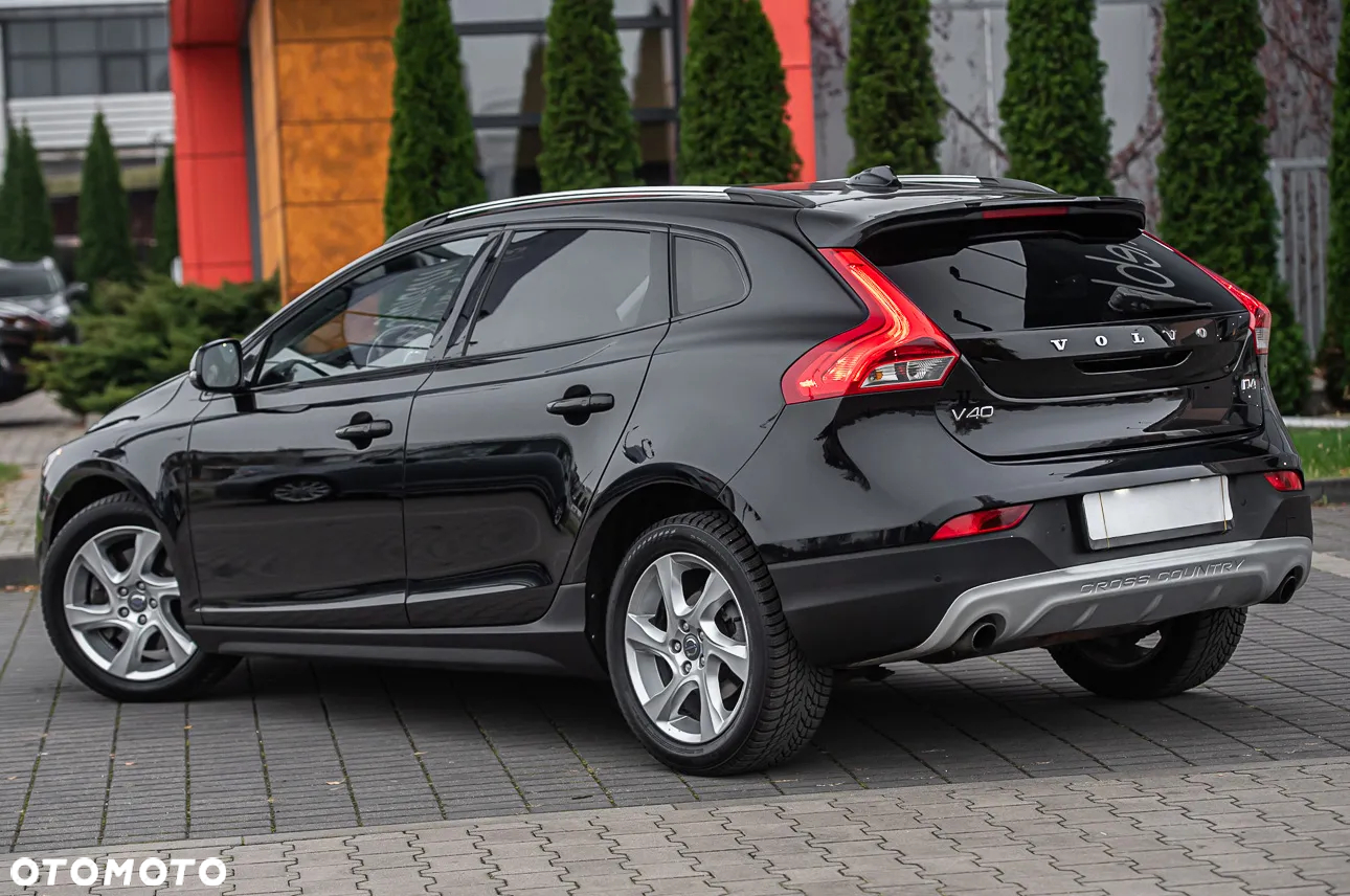 Volvo V40 Cross Country - 9
