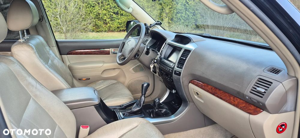 Toyota Land Cruiser - 20