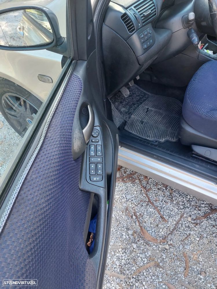 Fiat Stilo Multiwagon MW 1.9 JTD Dynamic - 21