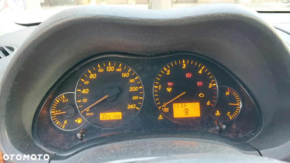 Toyota Avensis 2.0 D-4D Sol Premium - 10