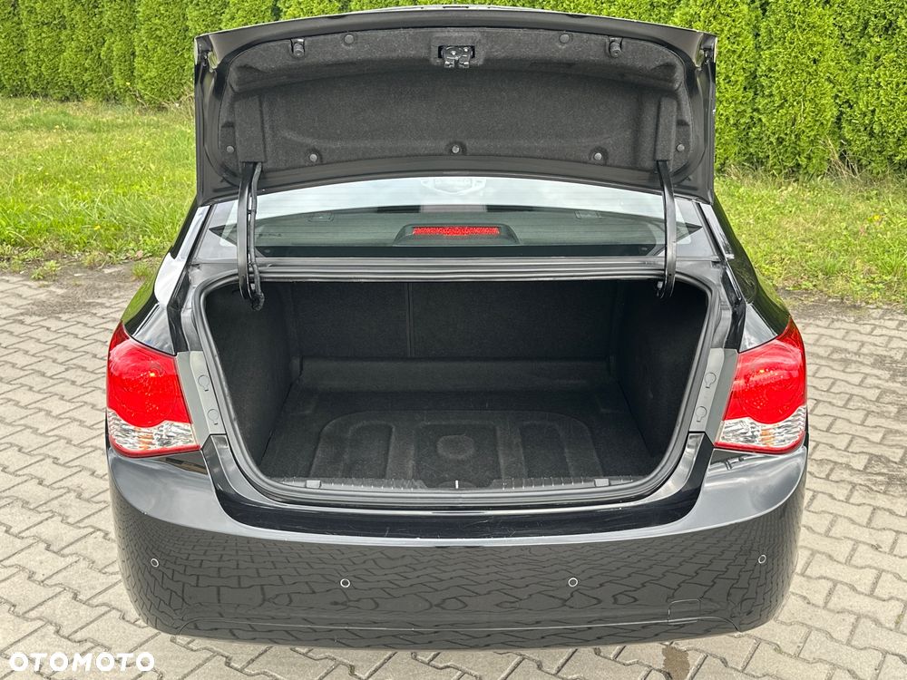 Chevrolet Cruze - 12