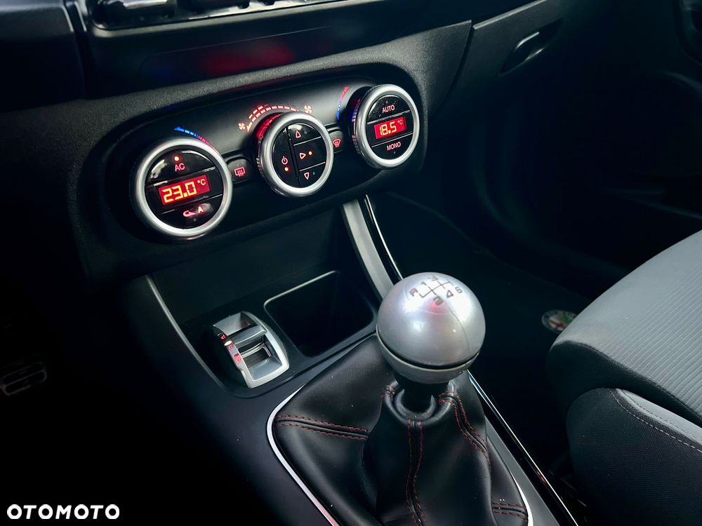 Alfa Romeo Giulietta 1.6 JTDM Distinctive - 21