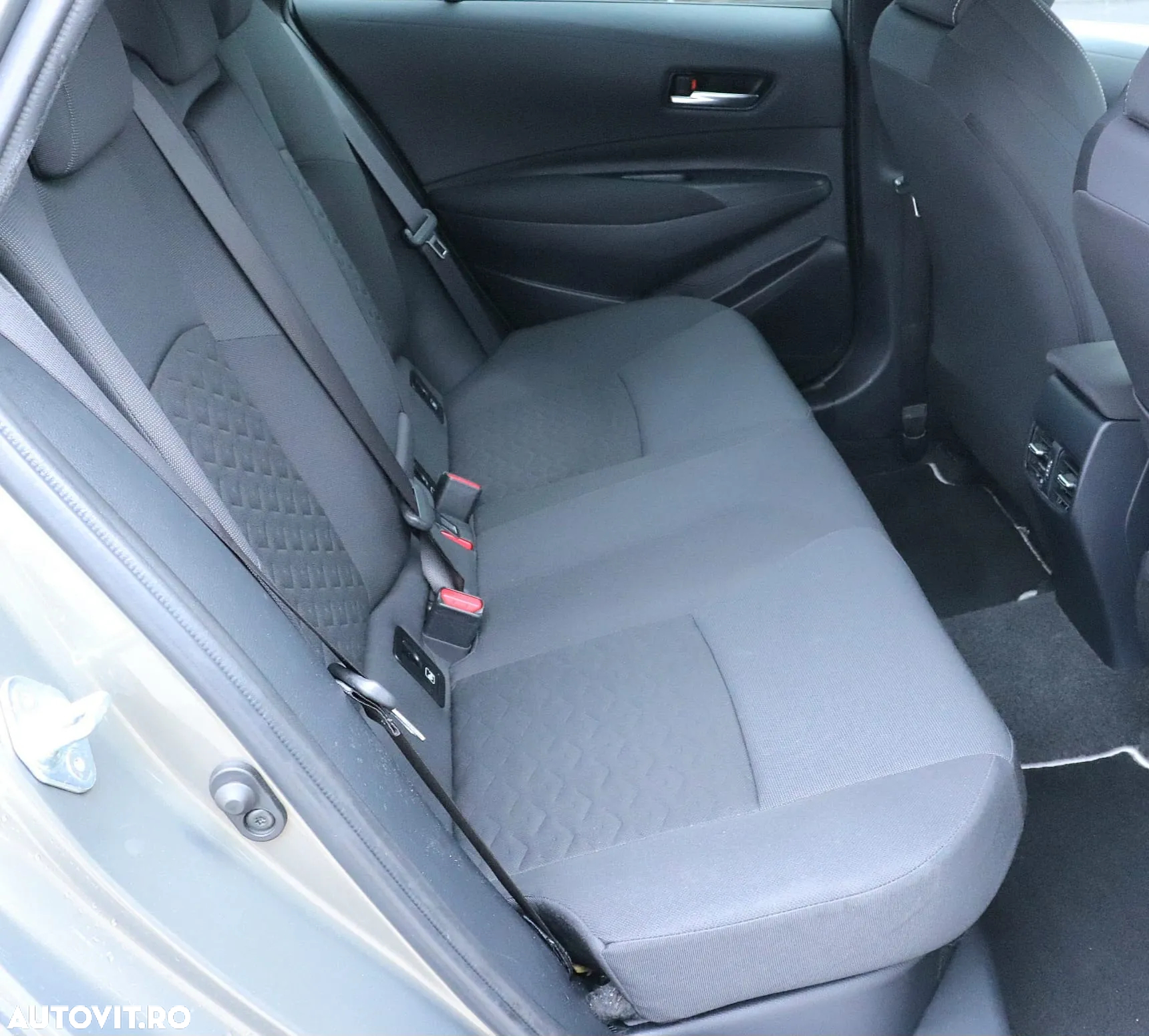 Toyota Corolla 1.8 Hybrid Comfort - 26