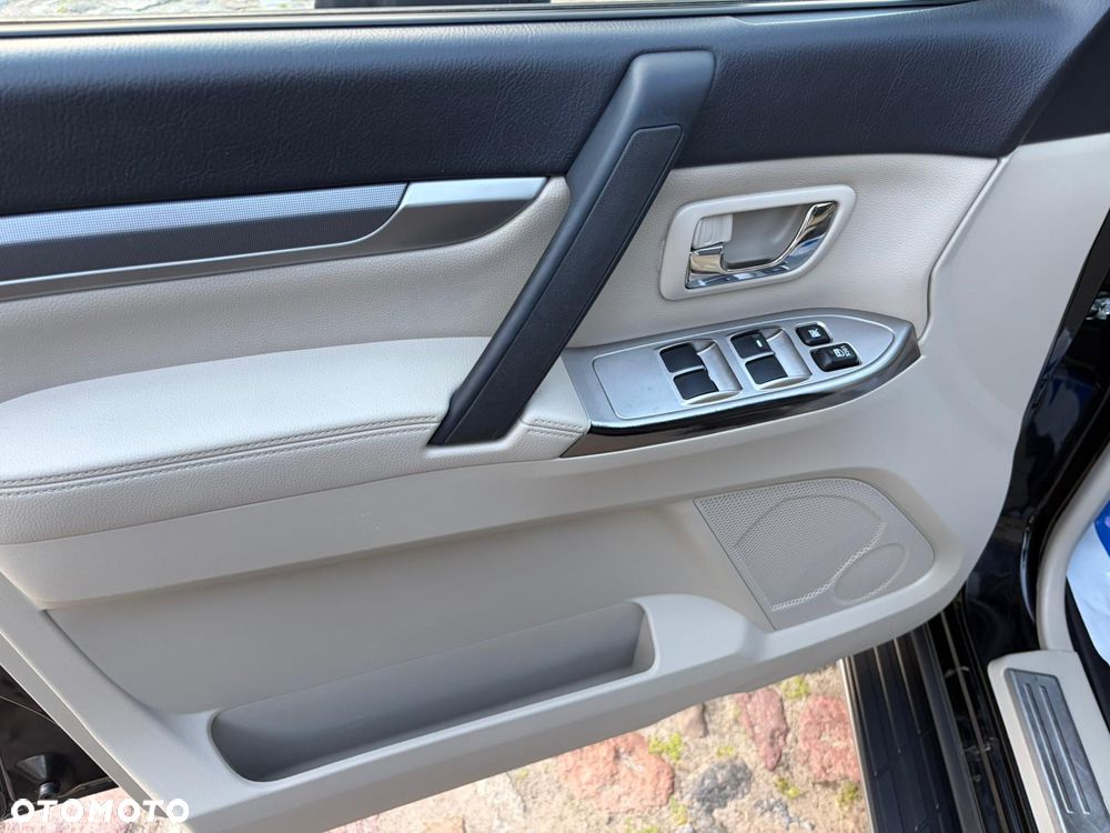 Mitsubishi Pajero 3.2 DID Limited Edition - 21