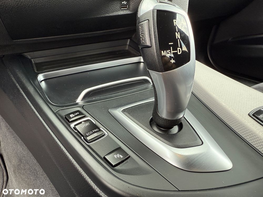 BMW Seria 3 320d xDrive M Sport - 18