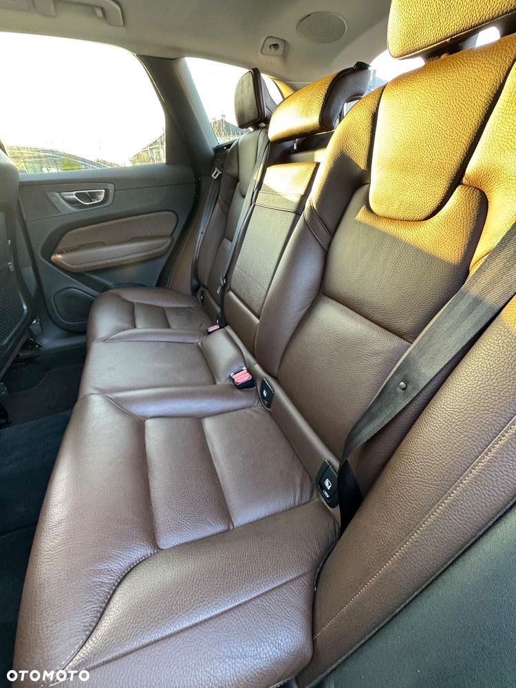 Volvo XC 60 B5 B AWD Inscription - 8