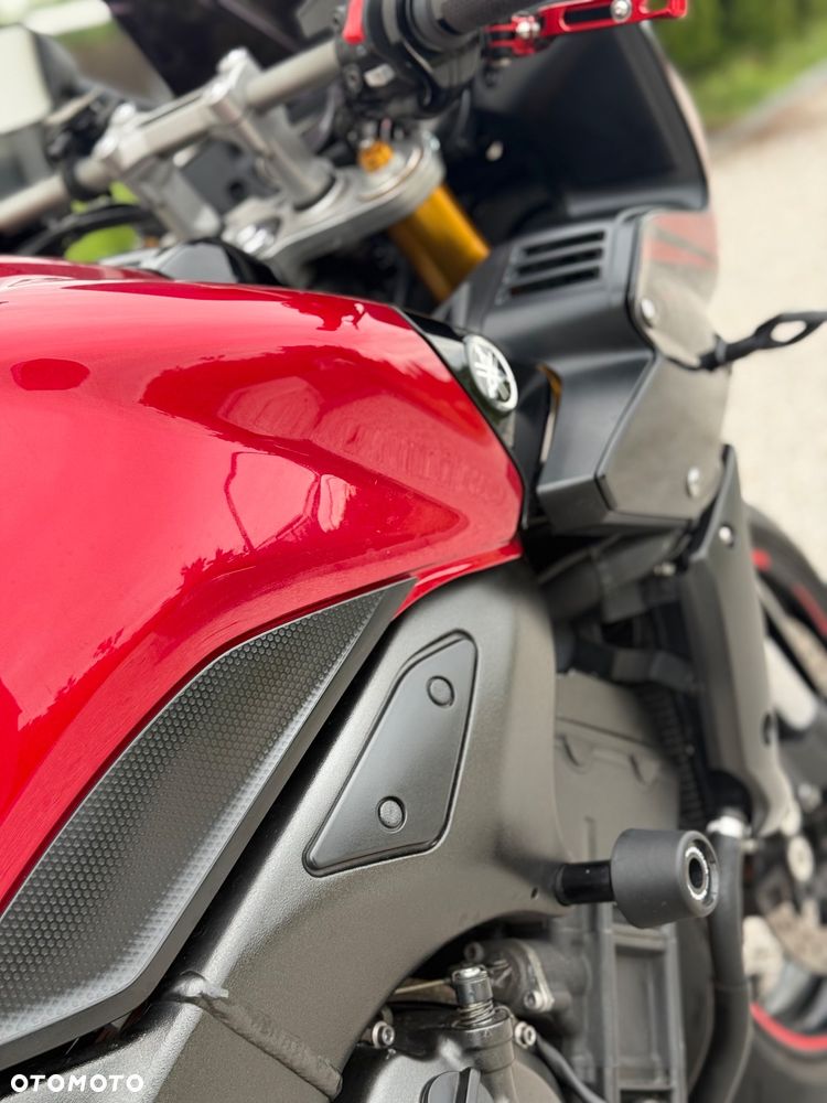 Yamaha FZ - 12