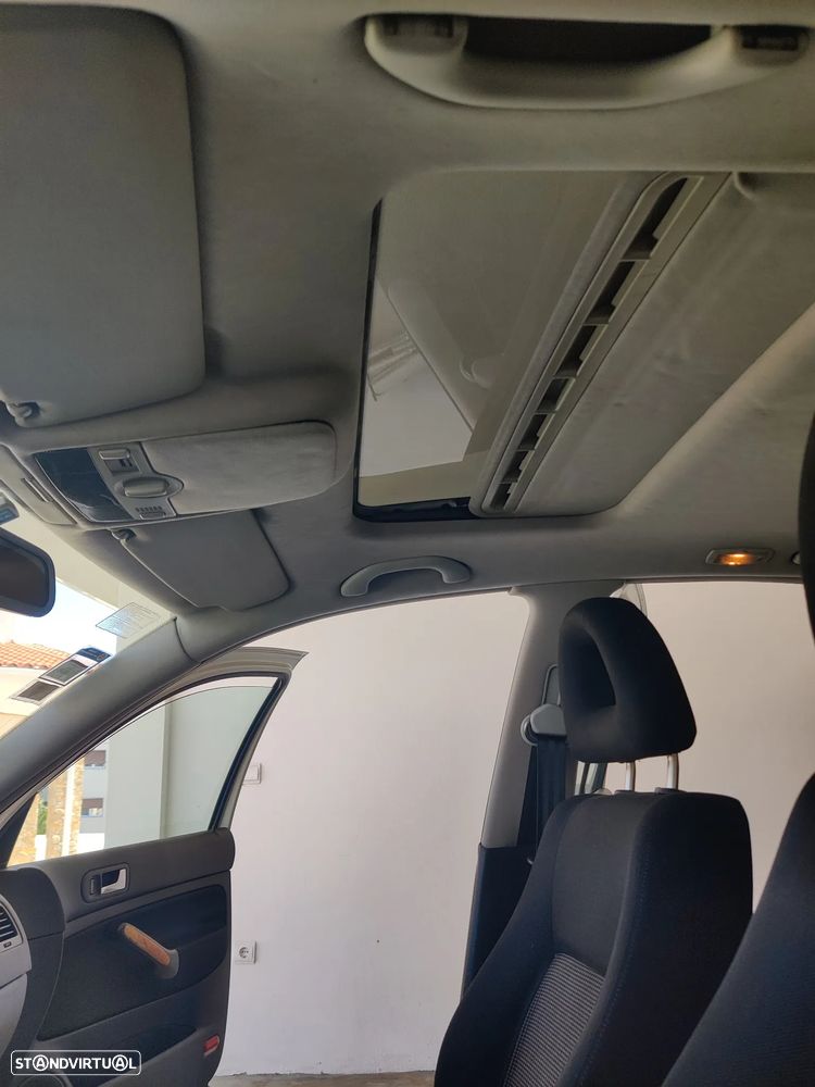 VW Bora 1.9 TDi Highline - 10