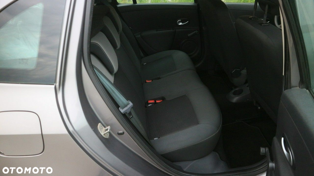 Renault Clio 1.2 16V 75 Collection - 23