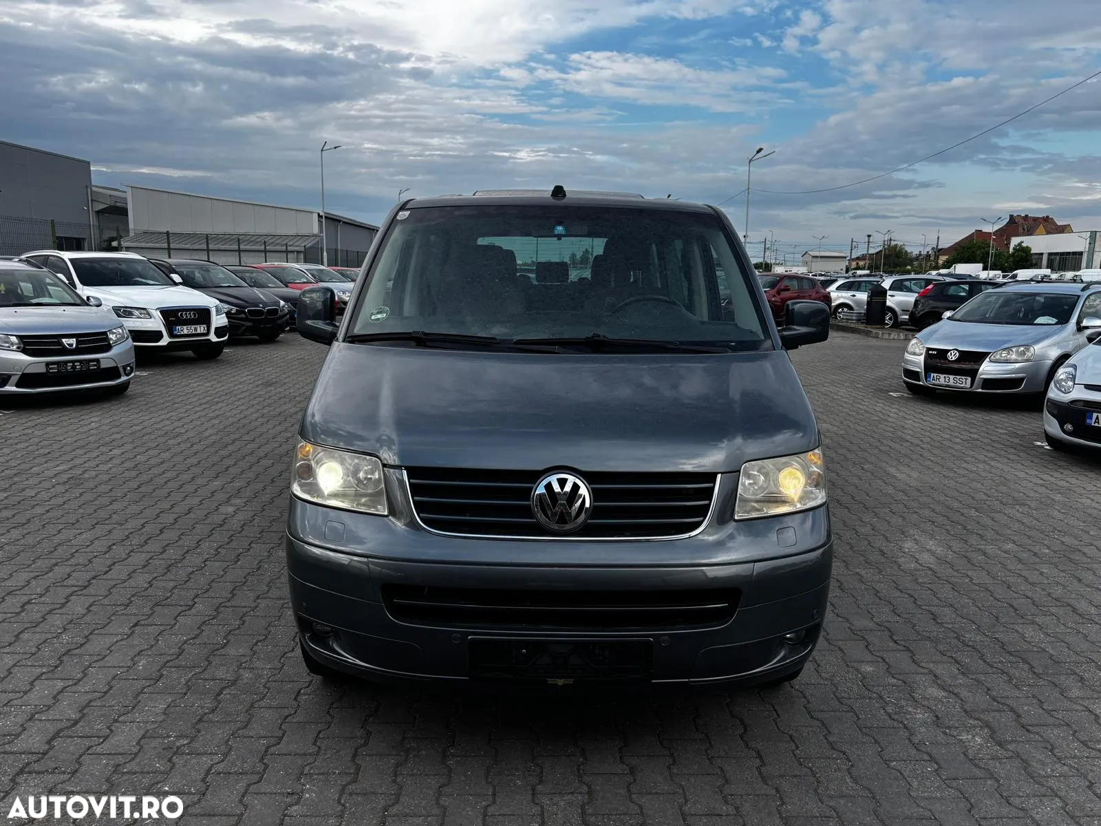 Volkswagen Multivan - 21