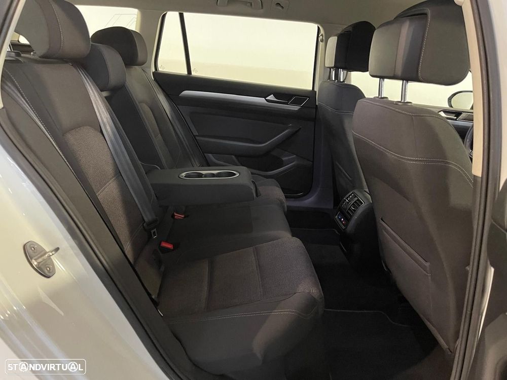 VW Passat Variant 2.0 TDi Elegance DSG - 15