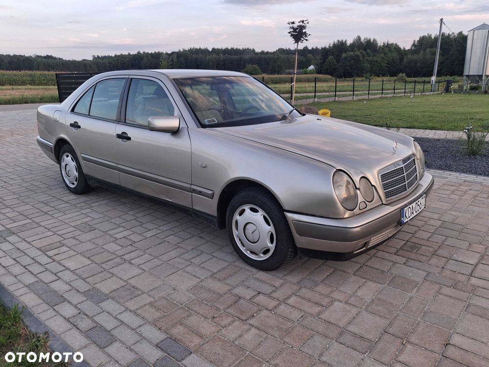 Mercedes-Benz Klasa E - 5