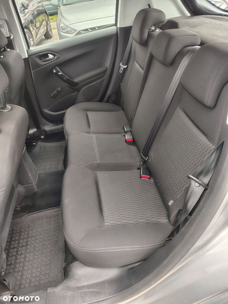 Peugeot 208 1.2 PureTech Active - 12