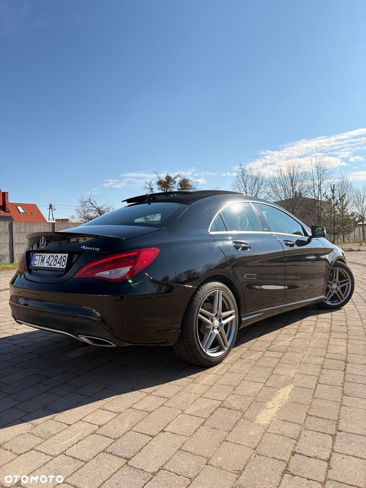Mercedes-Benz CLA 250 4Matic 7G-DCT - 10