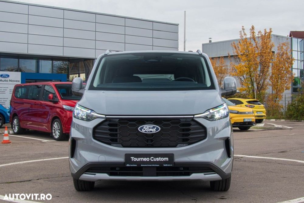 Ford Tourneo Custom - 10
