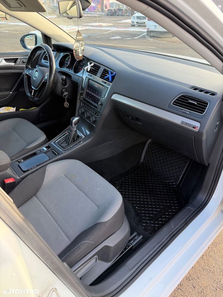 Volkswagen Golf e-Golf - 14