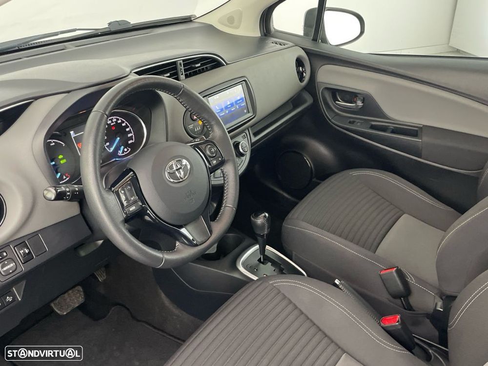Toyota Yaris 1.5 HSD Active - 17